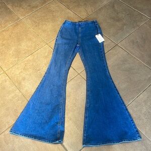 NWT Forever 21 Mid Rise Flare Jeans!  Small